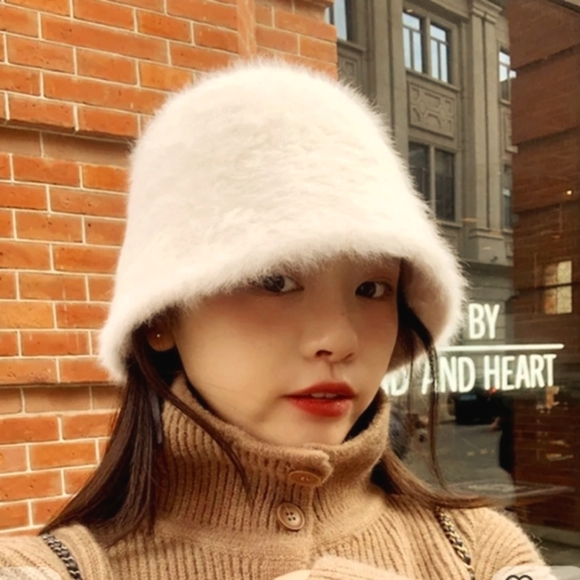 💰3/$30Faux Rabbit Fur Bucket Hat - Picture 7 of 10